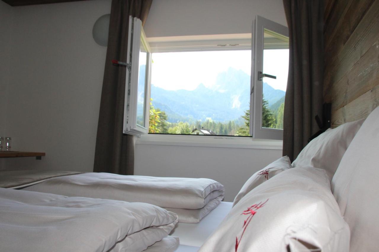 Garni Bergblick Hotel Braies  Buitenkant foto