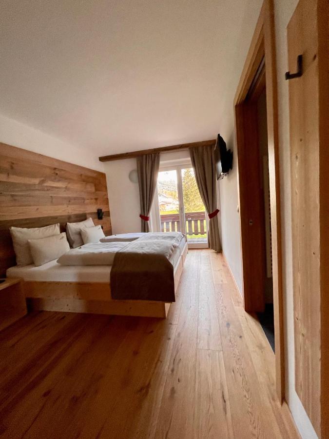 Garni Bergblick Hotel Braies  Buitenkant foto