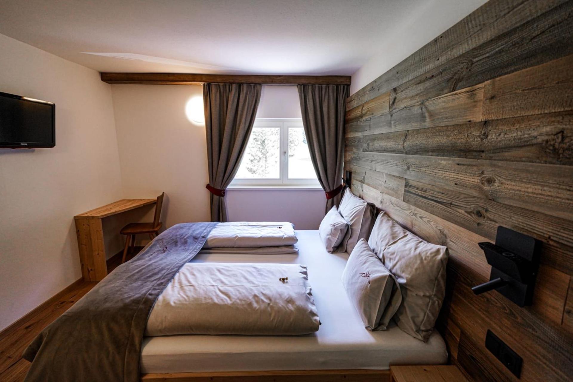 Garni Bergblick Hotel Braies  Buitenkant foto