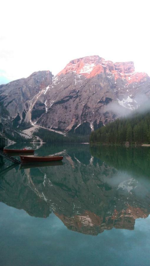 Garni Bergblick Hotel Braies  Buitenkant foto